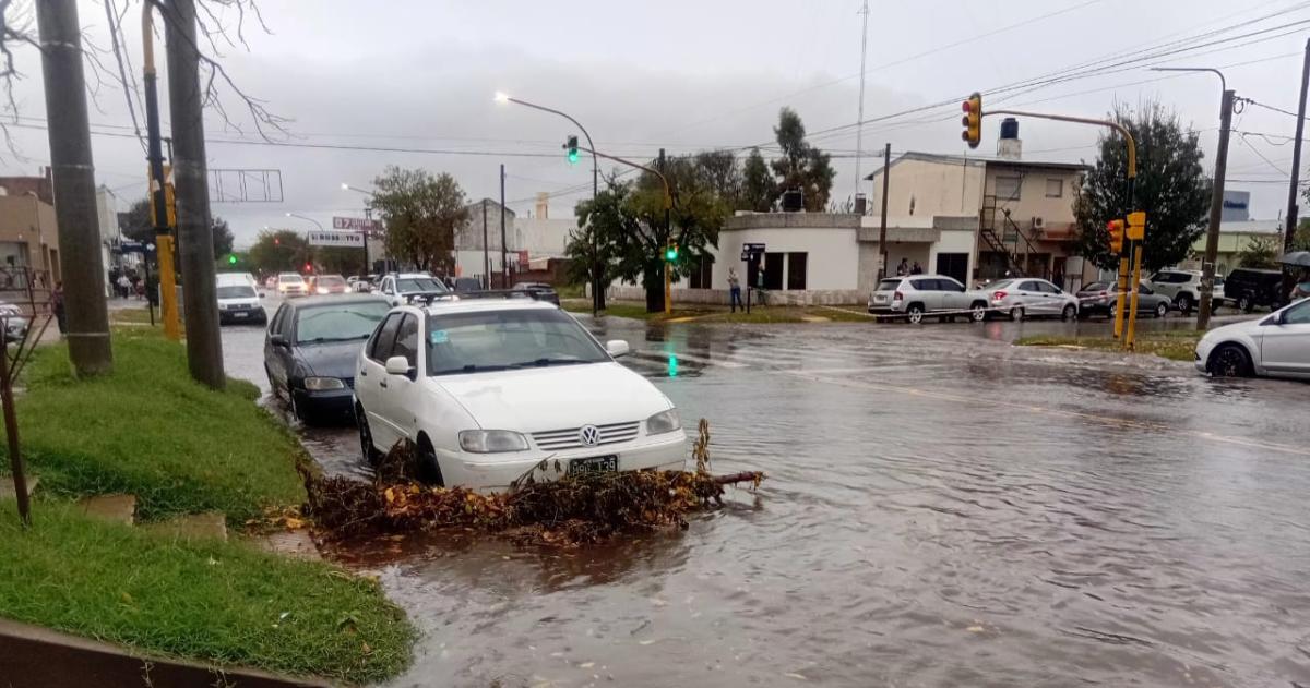 Luego de las tormentas del viernes persiste el alerta en la ciudad