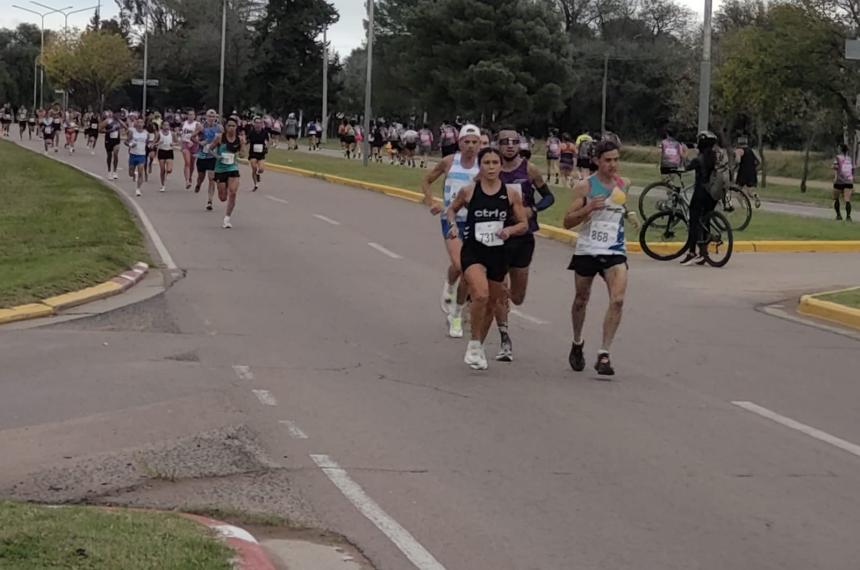 Los punteros por la Avenida Perón