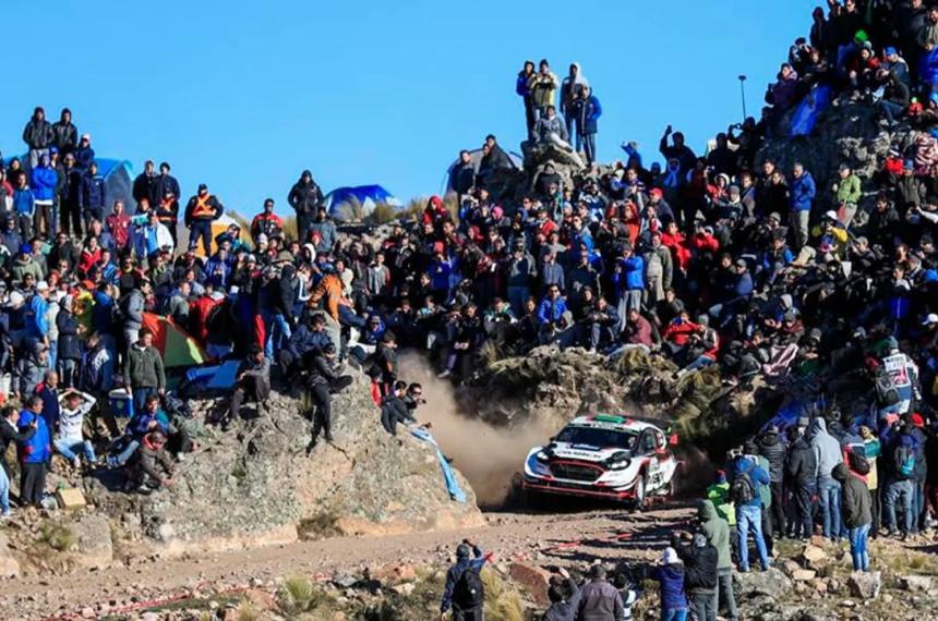 El rally de Córdoba deparó una tragedia por el despiste de un auto