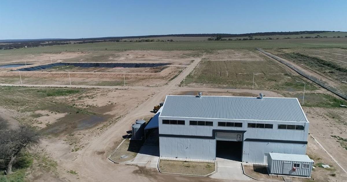 La planta est� ubicada en Toay sobre la Ruta 9 a mil metros del cruce con la Ruta Provincial 14