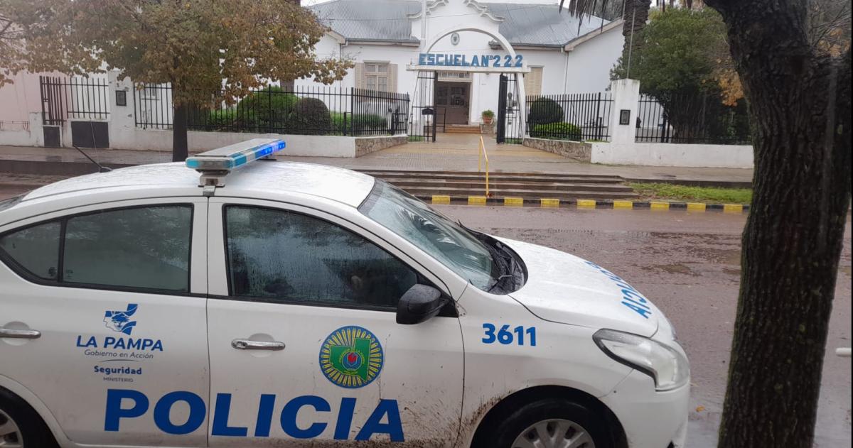 La Escuela 222 de Realicó fue uno de los luagres con pintadas (Foto Impacto Informativo)