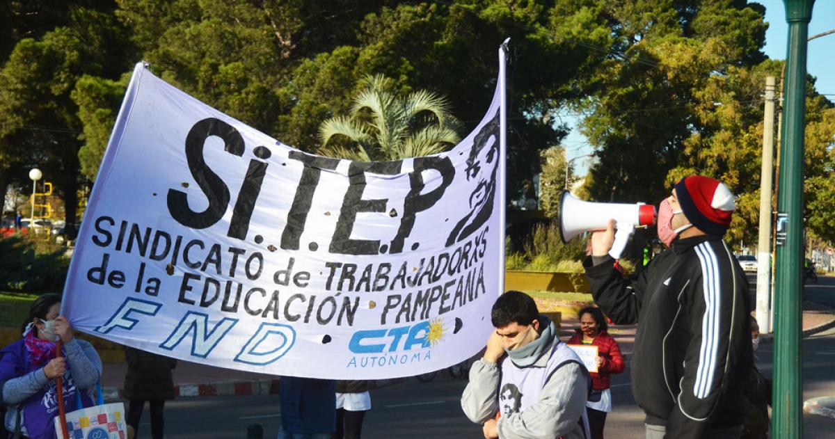 El gremio salió el contra del no uso de mochilas en los colegios