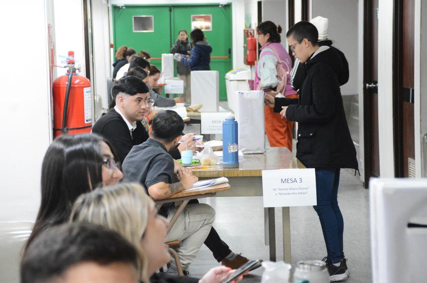 La Franja Morada pone en juego su mayoría en el Consejo Superior