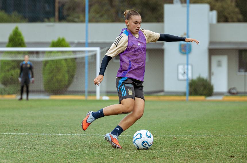 Ser� el quinto Sudamericano para la futbolista pampeana con la camiseta argentina