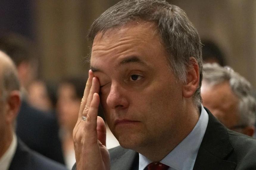 Manuel Adorni cada vez m�s complicado