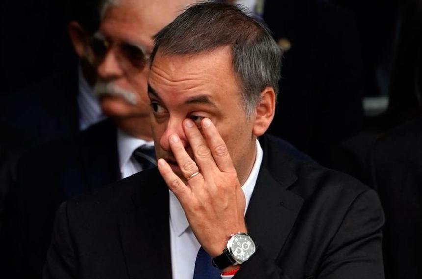 Caso Adorni- un plus en dólares fuera de los papeles y una operación que huele raro