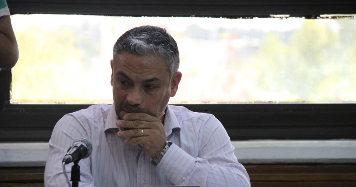 El fiscal Guillermo Komarofky detalló las investigaciones por amenazas y pintadas en escuelas