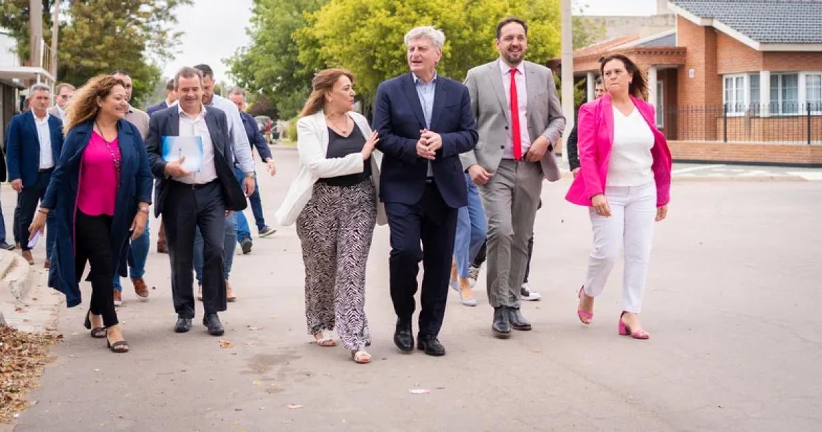  Los jefes comunales presidentes de comisiones de fomento y Juntas Vecinales rechazaron las críticas del radicalismo