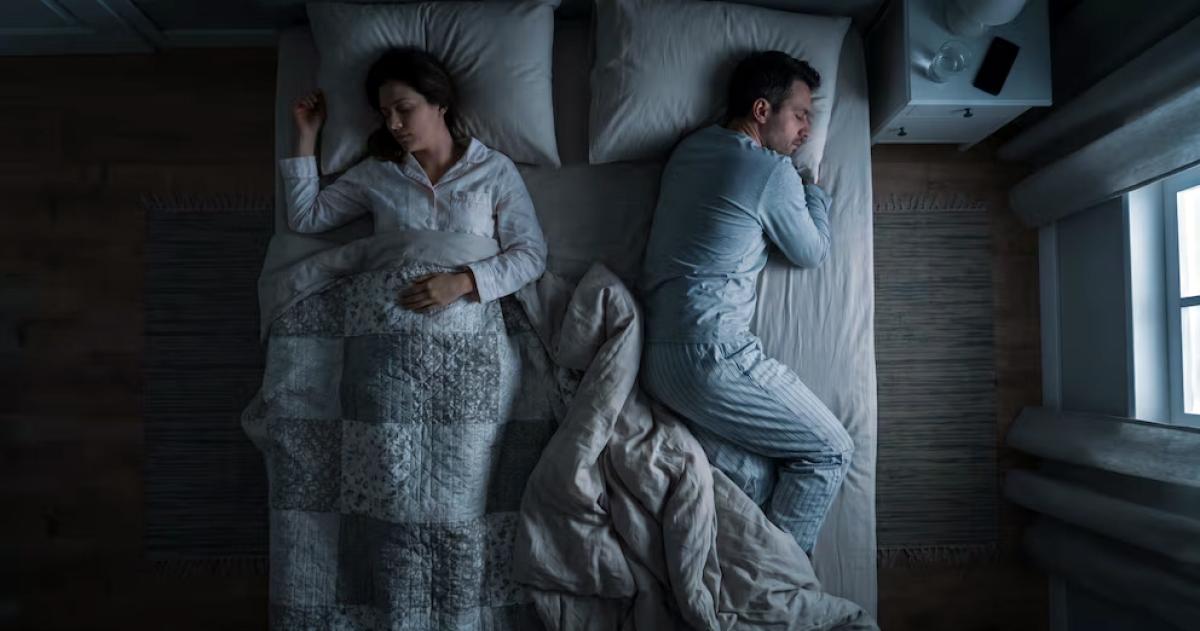 Tanto dormir hacia arriba como abajo tienen beneficios o aspectos negativos pero cada opción se acomoda a las necesidades de cada persona