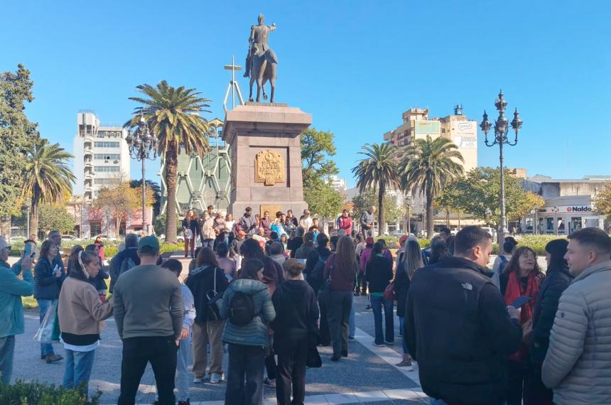 La convocatoria en la Plaza San Martín