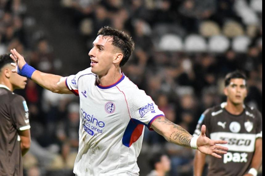 El equipo Gustavo Álvarez se quedó con la victoria tras un cabezazo de Auzmendi