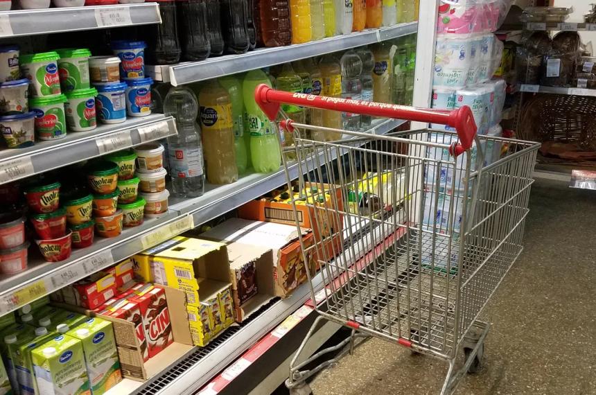 El an�lisis de la billetera argentina revela una correlación directa entre el aumento de tarifas y la caída del gasto en supermercados