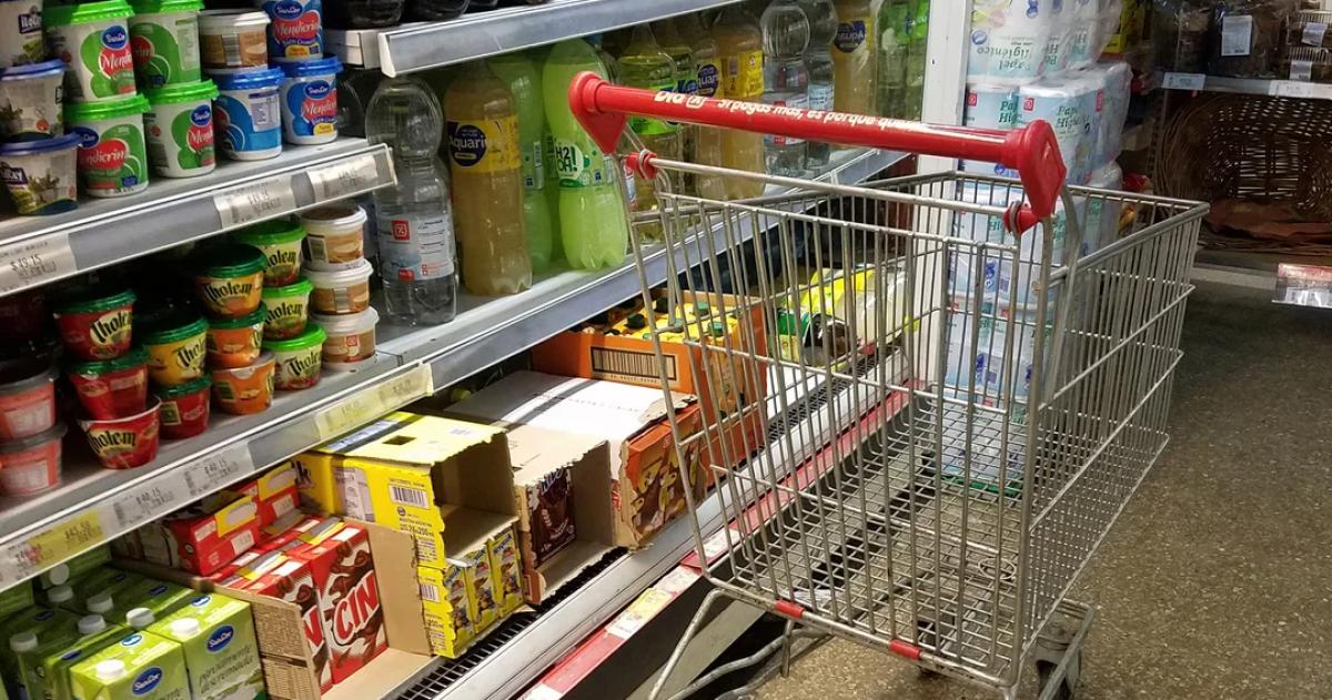 El an�lisis de la billetera argentina revela una correlación directa entre el aumento de tarifas y la caída del gasto en supermercados
