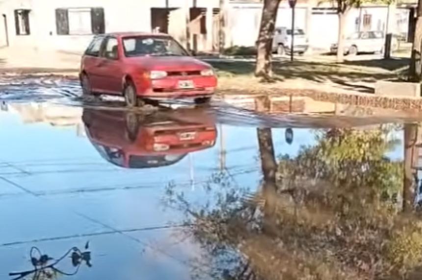 Una vecina registró con su celular el estado crítico de las calles que rodean su vivienda