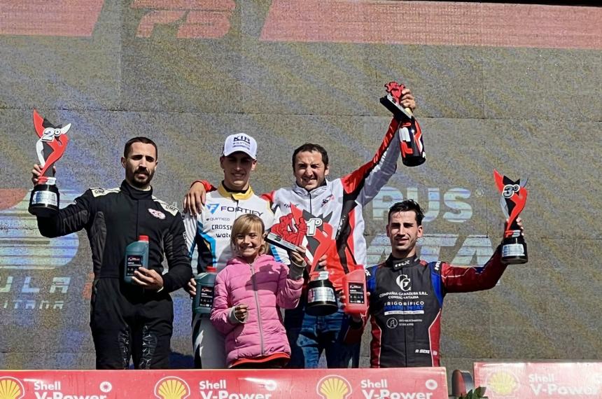El podio dominguero de la F3 con Sexe en el tercer lugar