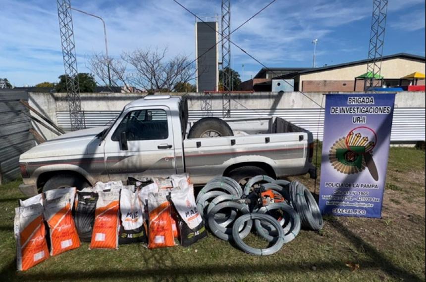 La camioneta y lo sustraído fue recuperado tras varios allanamientos