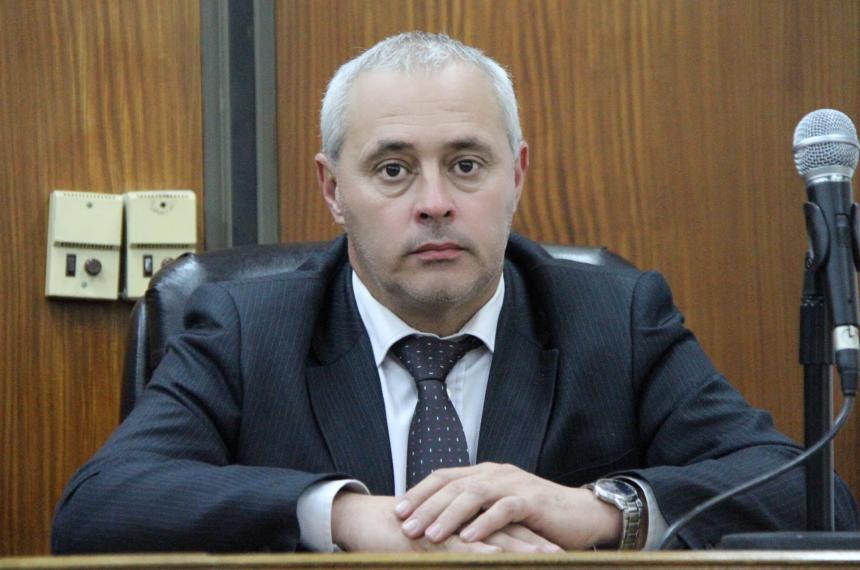 El juez Dr Carlos Federico Pellegrino condenó a Y B a la pena de tres años de prisión de efectivo cumplimiento
