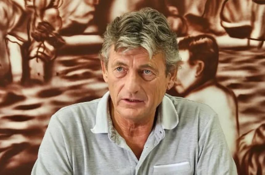 Schmidt en la picota Él atribuyó a una interna su desplazamiento y la denuncia en su contra