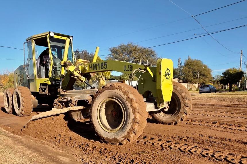Operarios municipales realizan trabajos en varios barrios de la ciudad