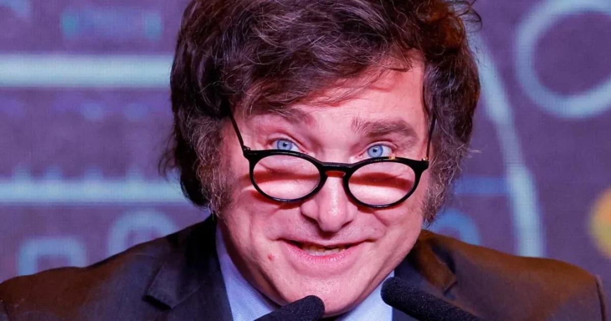 El presidente Javier Milei con una nueva caída en la imagen de su Gobierno por quinto mes consecutivo