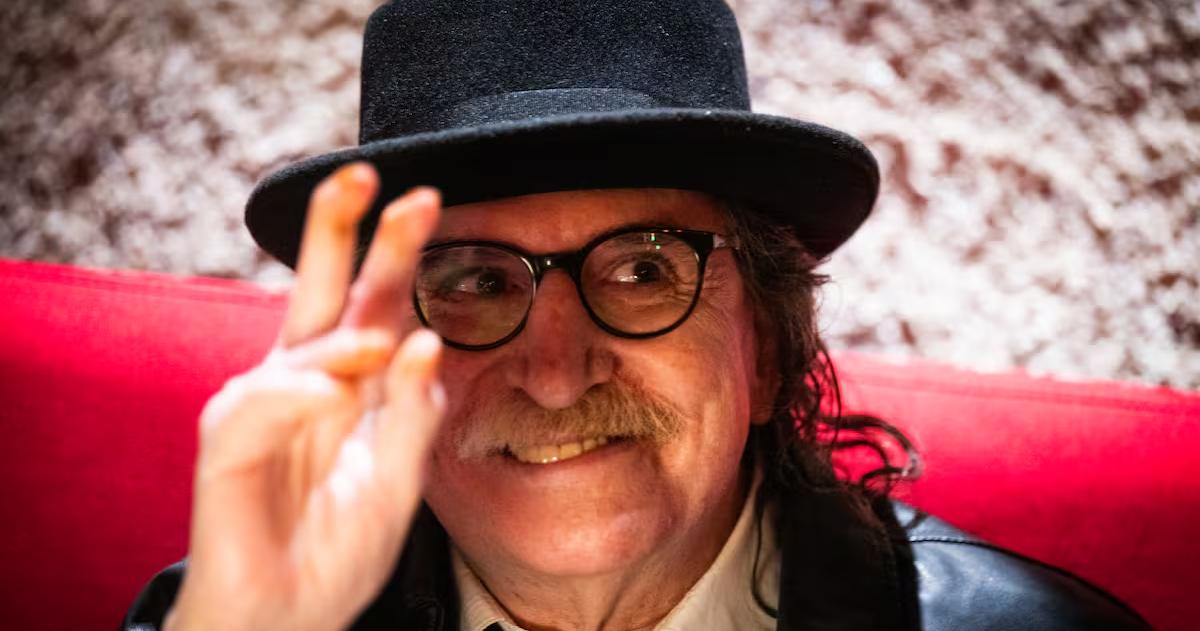 Charly García se recupera en su casa de la cirugía que le realizaron en el IADT