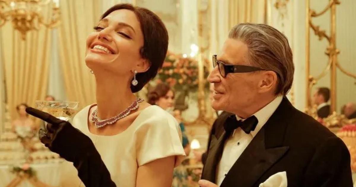 Angelina Jolie protagoniza Maria Callas la biopic dirigida por Pablo Larrain que ser� uno de los estrenos destacados en plataformas en mayo
