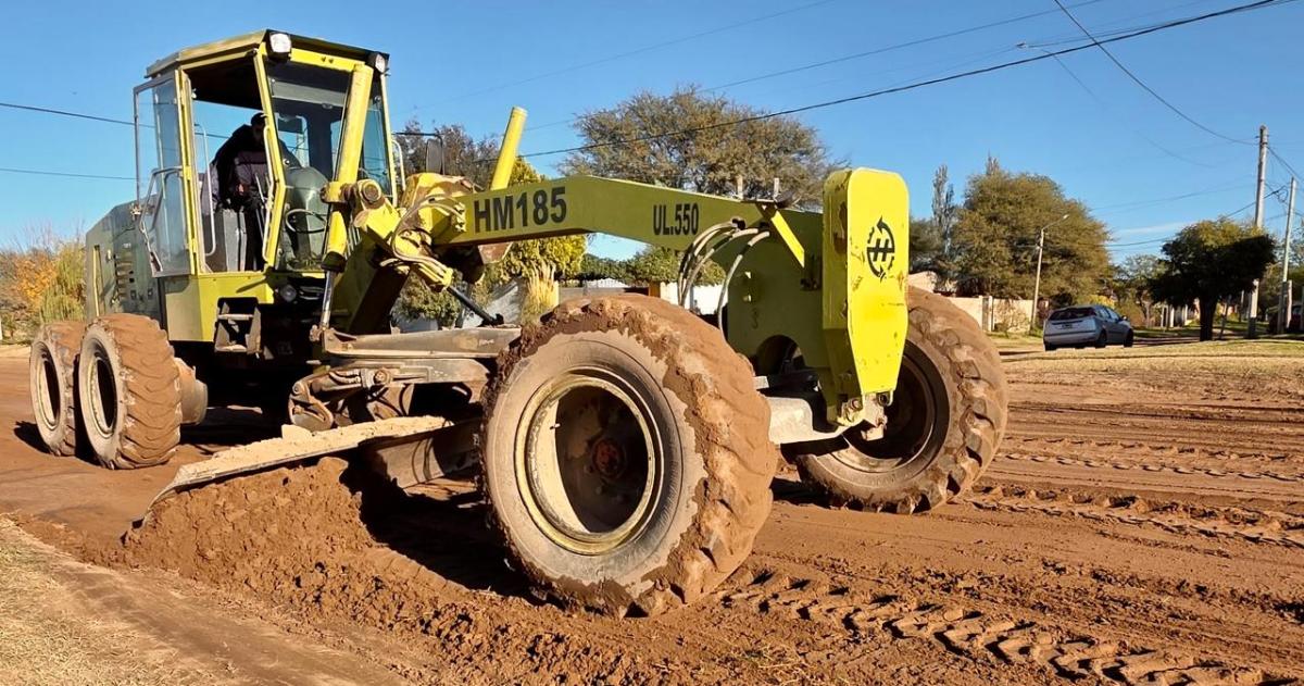 Operarios municipales realizan trabajos en varios barrios de la ciudad