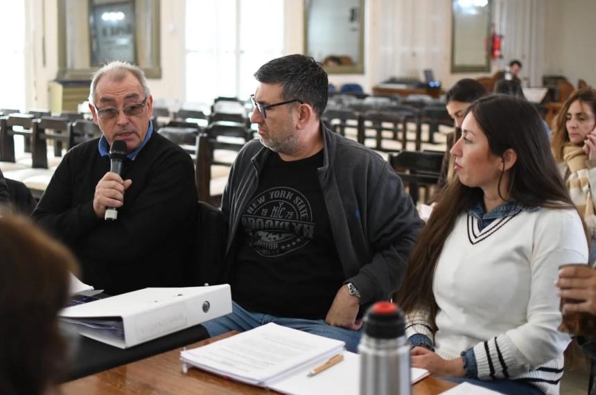 Los choferes de taxis vuelven a la carga- piden declarar en emergencia el sector