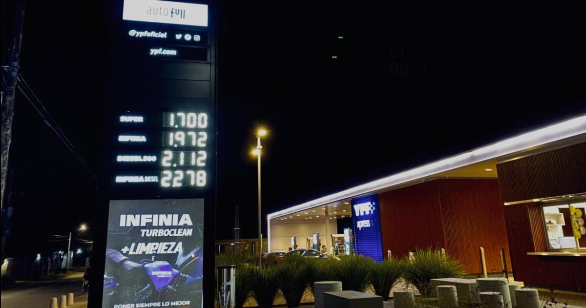 Las pizarras muestran los nuevos precios