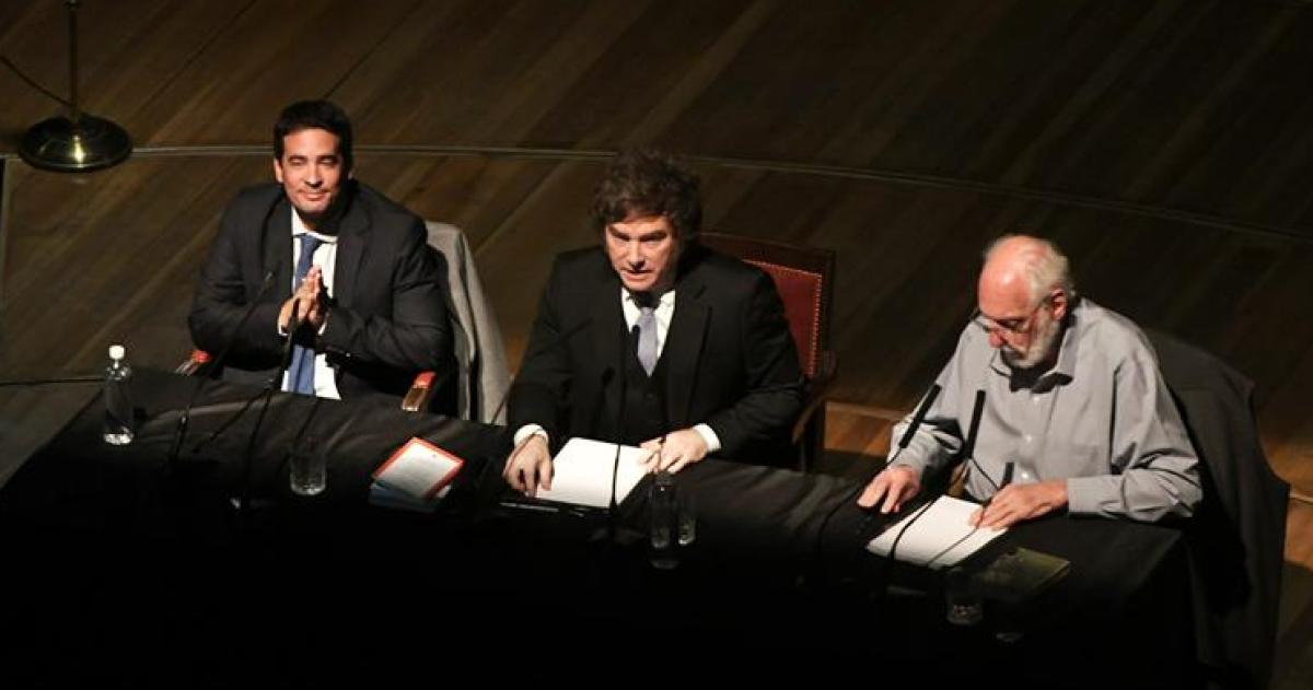  Ravier fan�tico de la motosierra