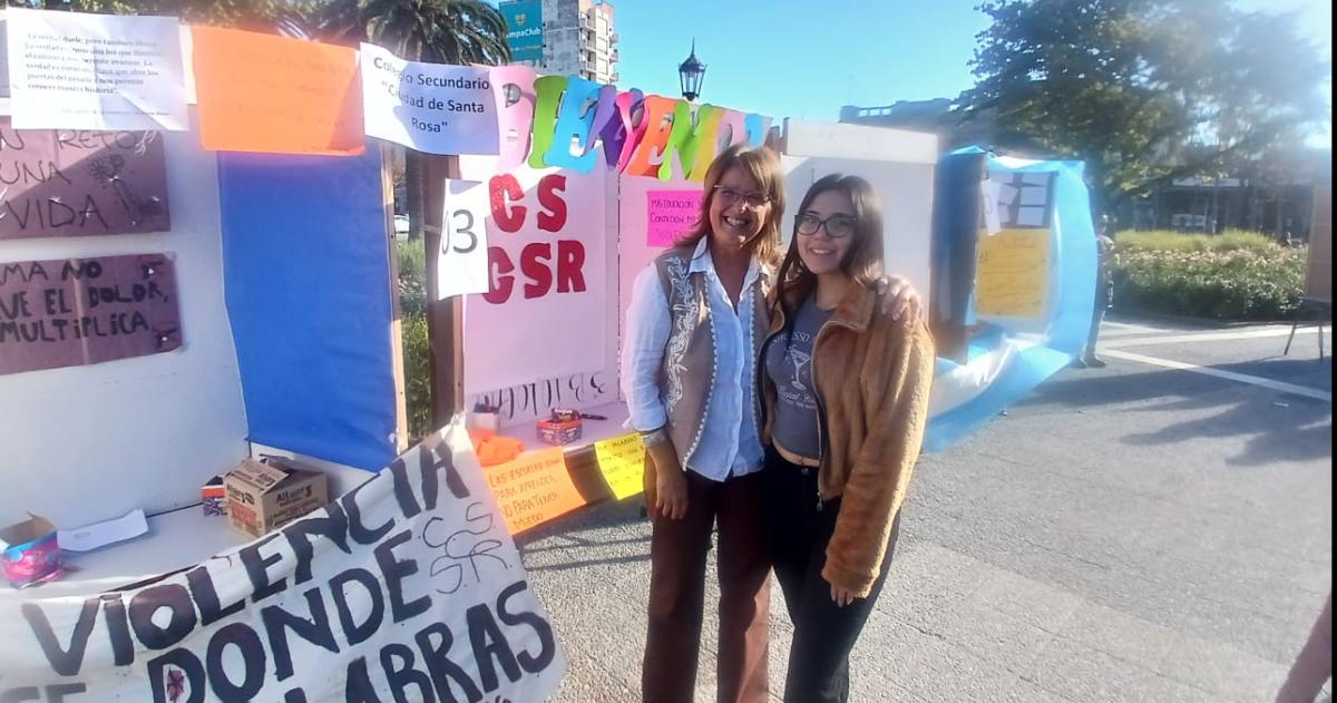 Marcela Feuerschvenger durante la movilización de este jueves en la plaza