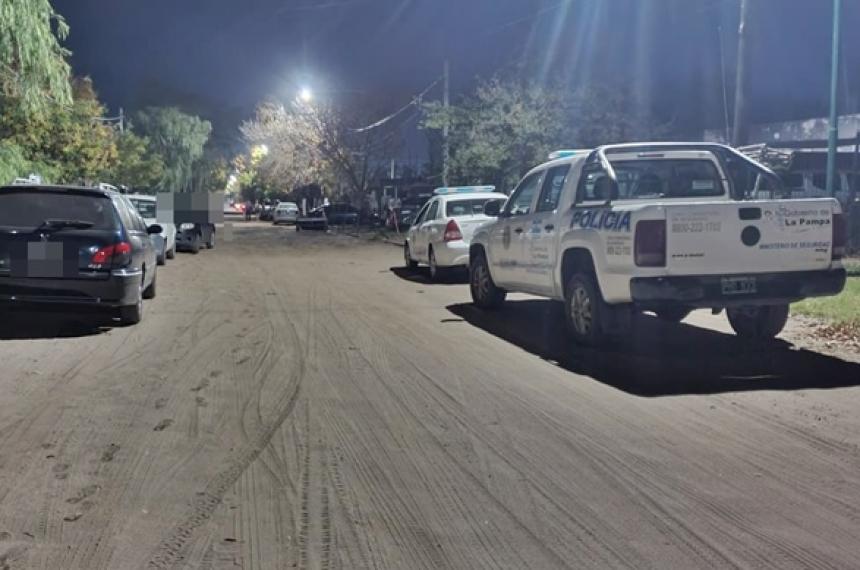 Los estafadores fueron detenidos tras un operativo en el barrio Carlos Berg
