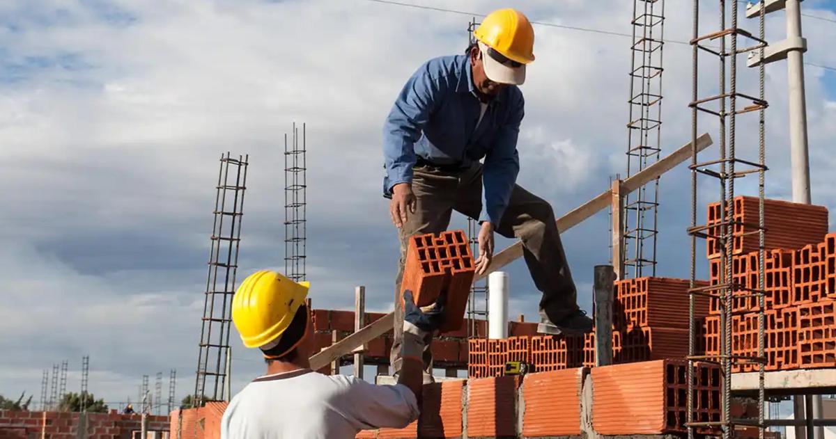La medición contrasta con los registros del SIPA que mostraron retroceso del empleo privado