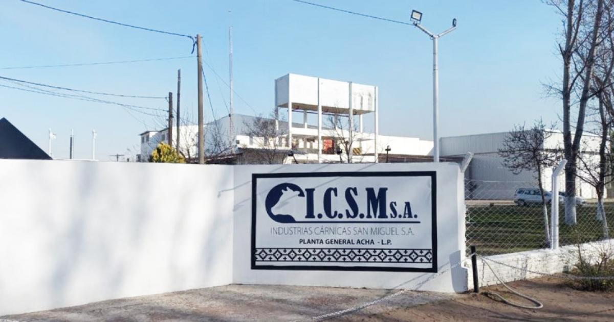 �Quién pagar� las multas La situación del Frigorífico Acha envuelta en polémica y el reclamo de los trabajadores