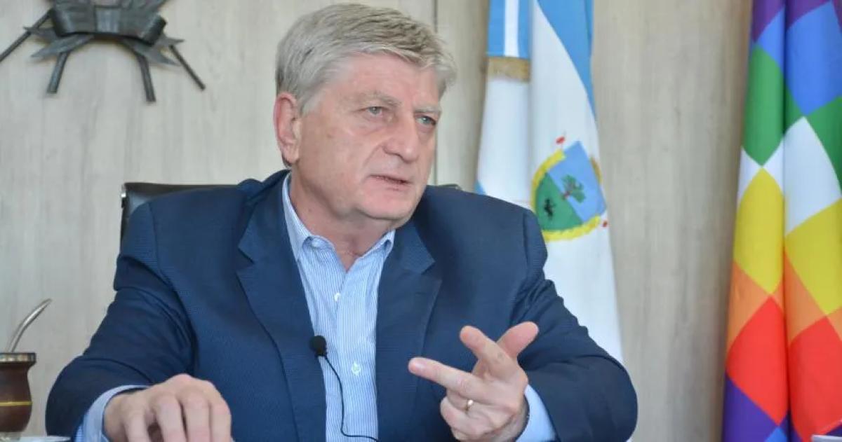 El gobernador pampeano mantiene una imagen positiva competitiva