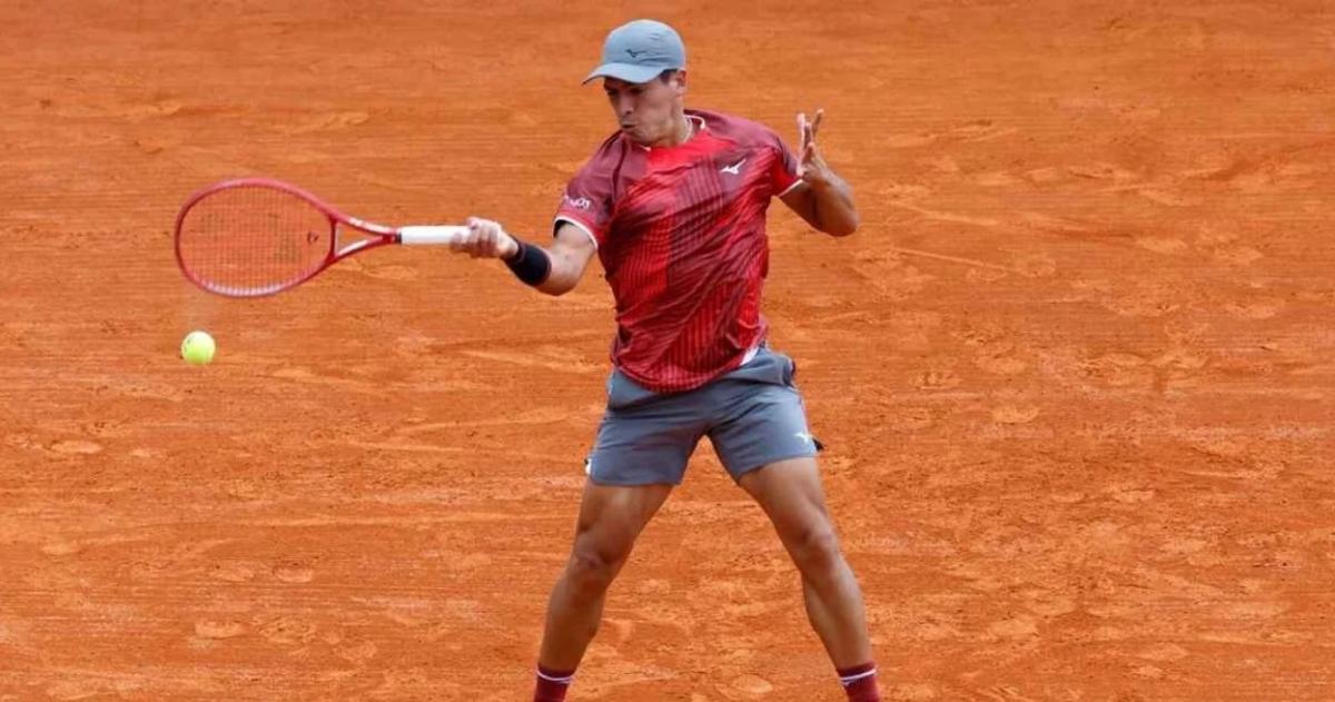 B�ez ganó en dos parciales con momentos de muy buen tenis