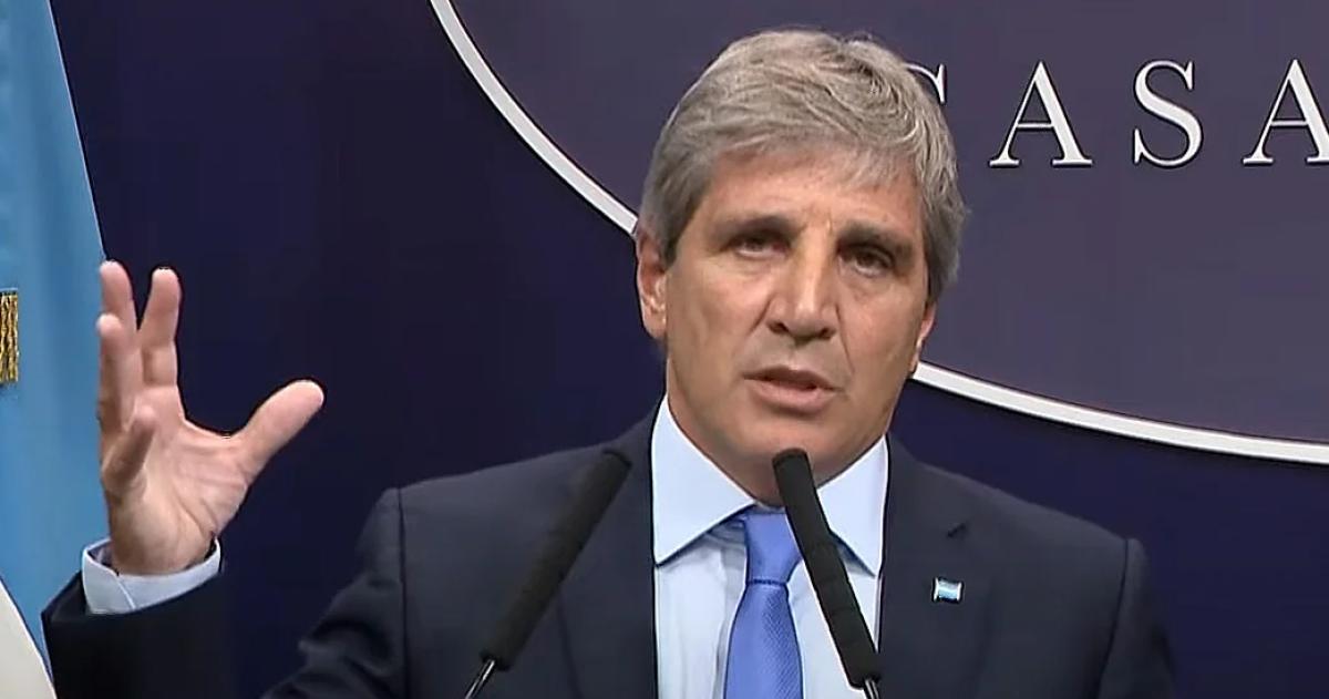 Caputo dijo que le sugirió a los bancos que refinancien los créditos en mora