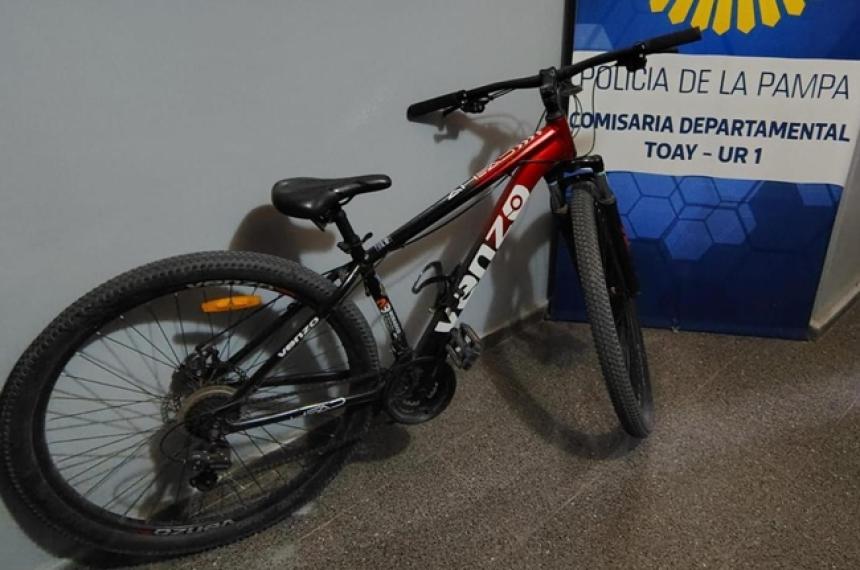 La bicicleta recuperada fue entregada a su propietario