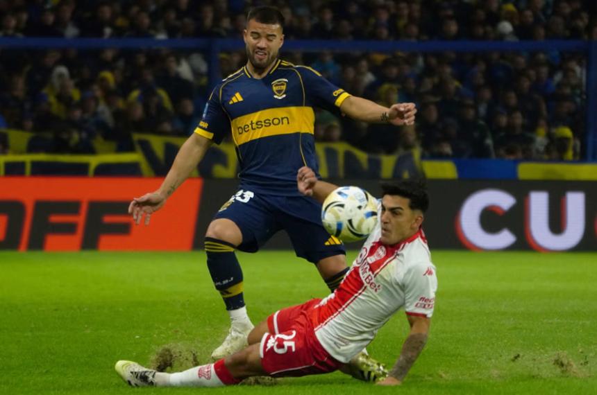 Boca y Hurac�n juegan en La Bombonera