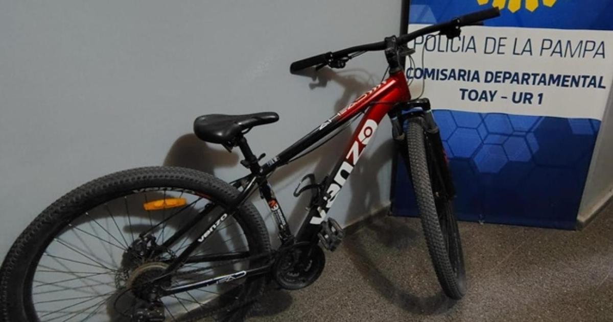 La bicicleta recuperada fue entregada a su propietario