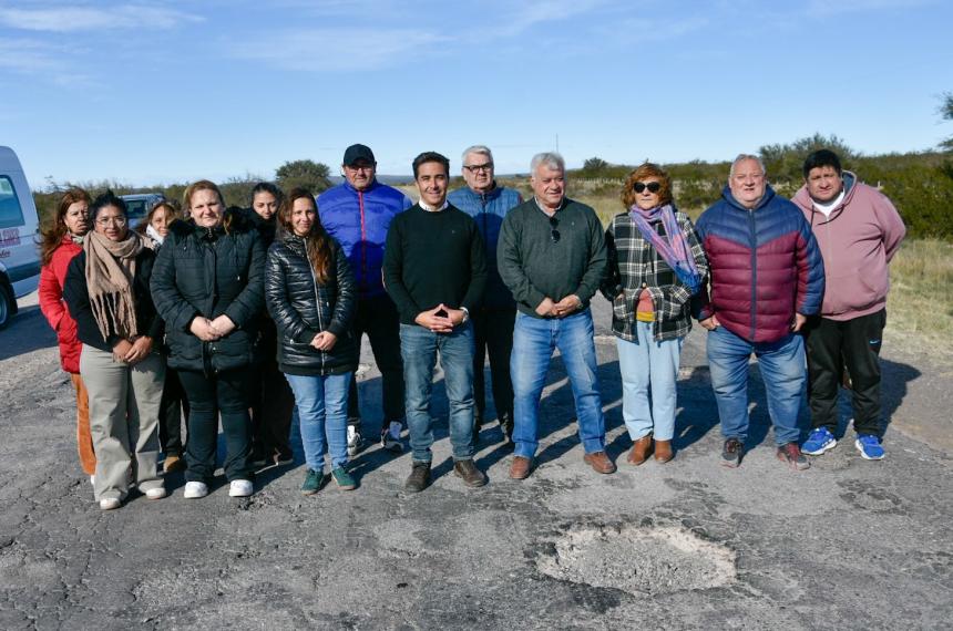 El ministro de Obras P�blicas intendentes y vecinos se reunieron en Puelches