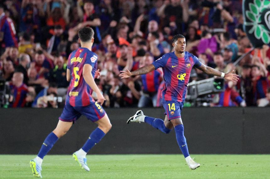 Marcus Rashford festeja su golazo