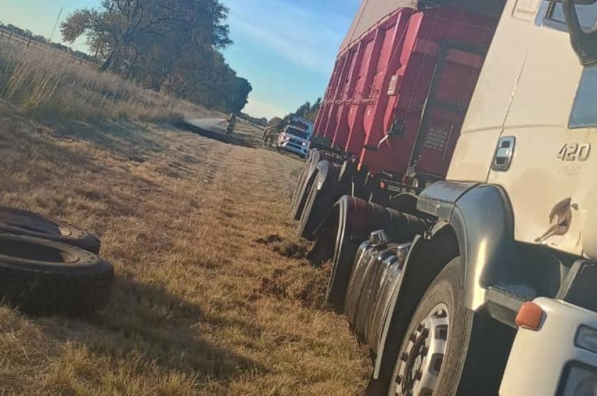 El choque ocurrió durante la tarde de este domingo al sur de Ataliva Roca