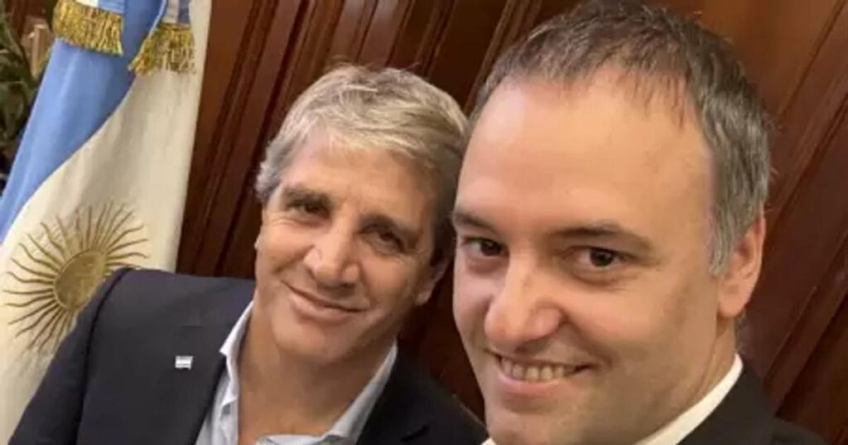 Caputo intentó blindar a Adorni que ya es cuestionado dentro del gobierno