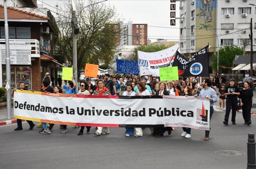  No hay calidad educativa con salarios precarizados advirtieron desde ADU