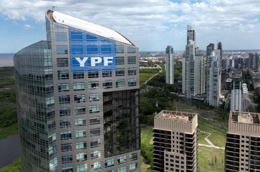 YPF define que hace con el precio de los combustibles