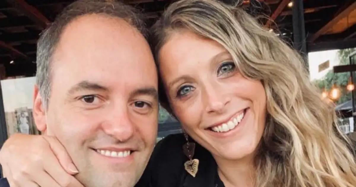 El Jefe de Gabinete y su esposa Bettina Angeletti