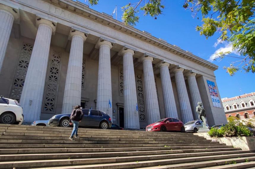 La decisión redujo partidas destinadas a alfabetización infraestructura escolar y becas estudiantiles