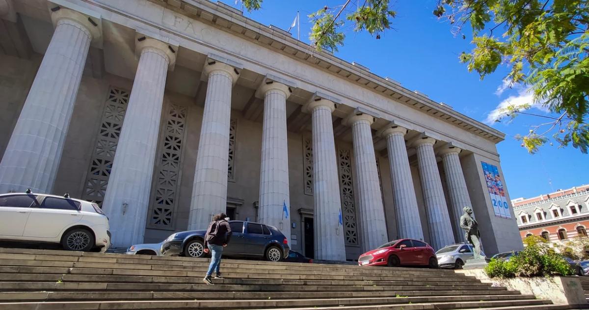La decisión redujo partidas destinadas a alfabetización infraestructura escolar y becas estudiantiles