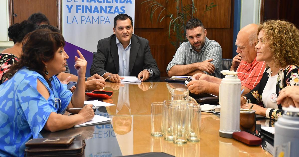 La negociación buscar� definir el incremento salarial correspondiente al segundo trimestre del año